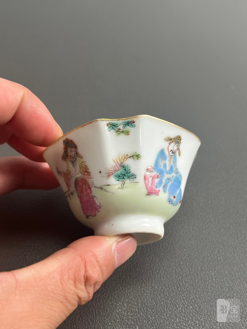 清道光  粉彩“四爱”图倭角杯 - 图5